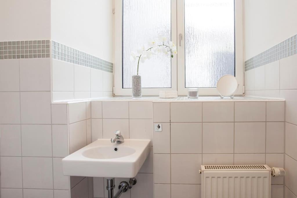 Exclusive 2-Room Souterrain Apartment Nuremberg Ngoại thất bức ảnh