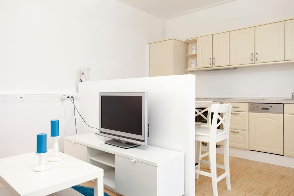 Exclusive 2-Room Souterrain Apartment Nuremberg Ngoại thất bức ảnh