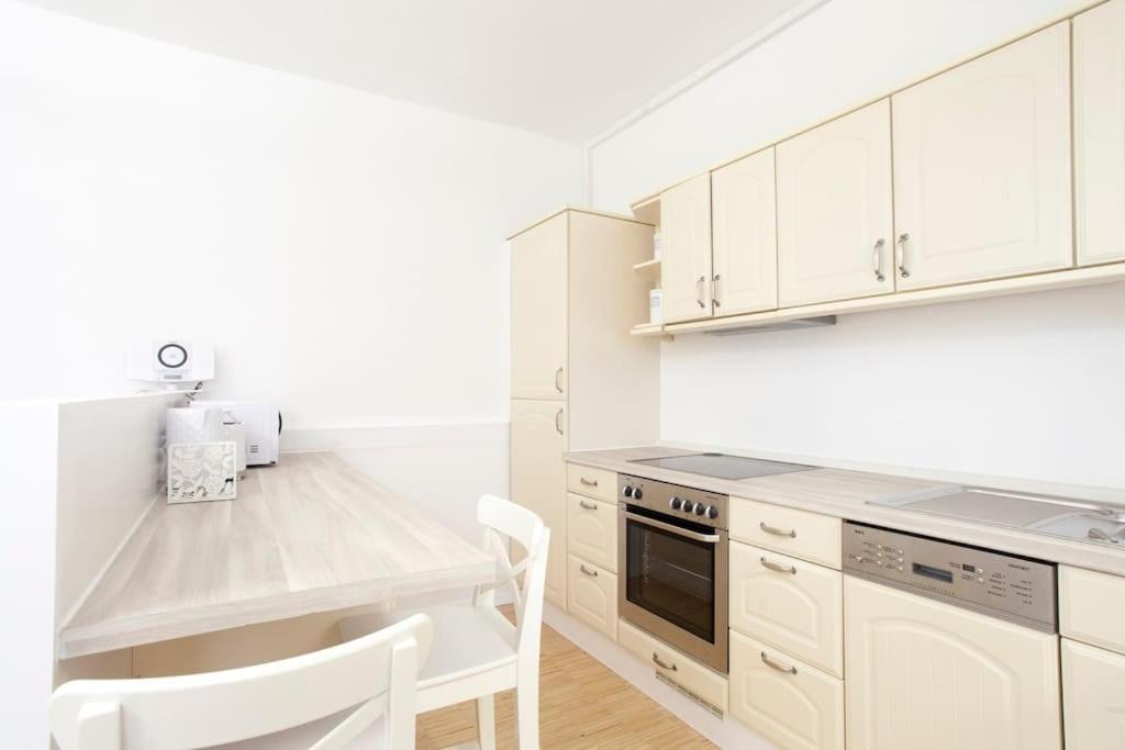 Exclusive 2-Room Souterrain Apartment Nuremberg Ngoại thất bức ảnh